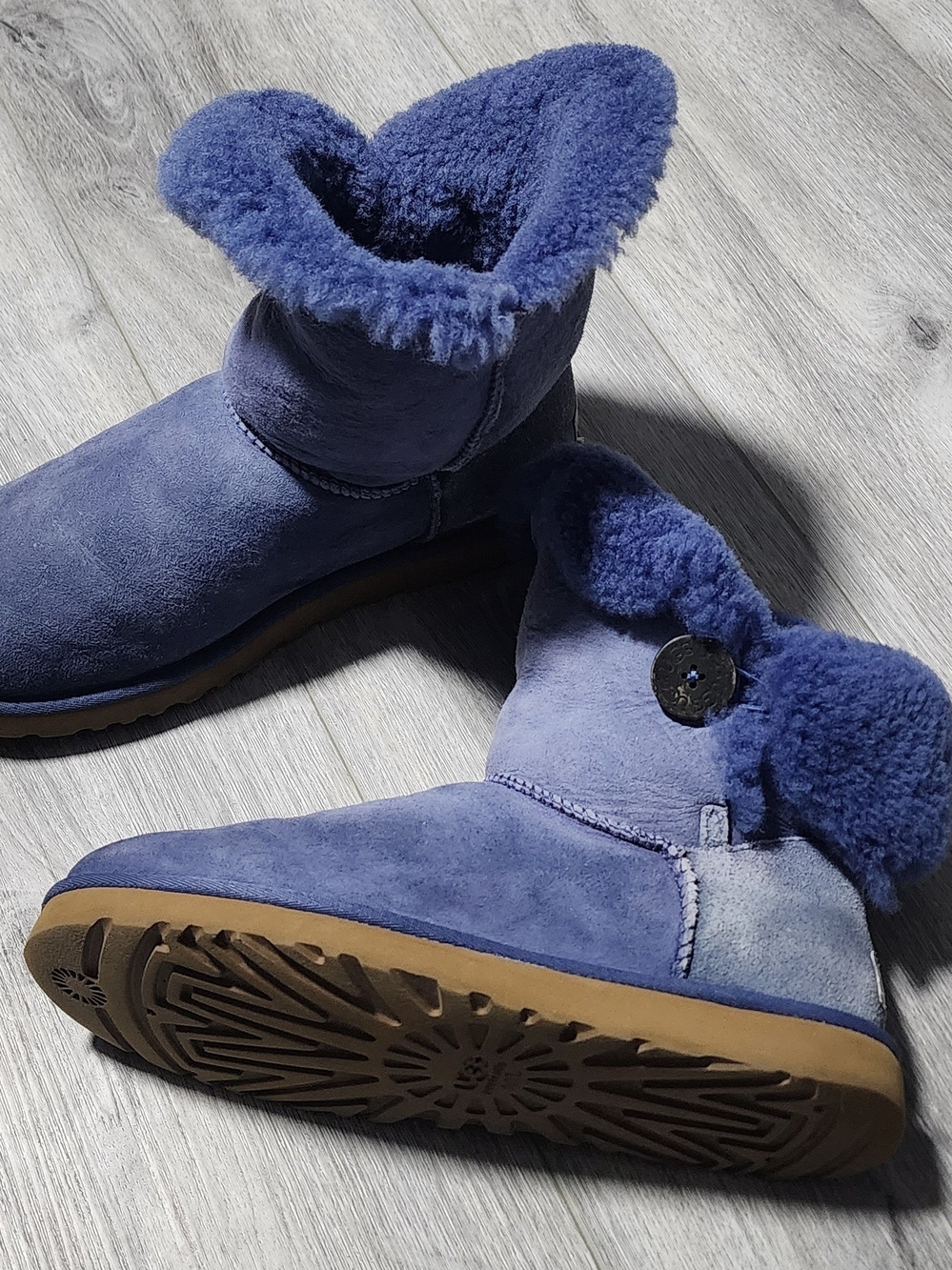 UGG Bailey Button Mini Blue Suede Boots W/ Sheepskin Lining Womens Size 10
